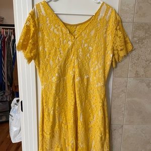 Yellow mid thigh length stretchy lace dress